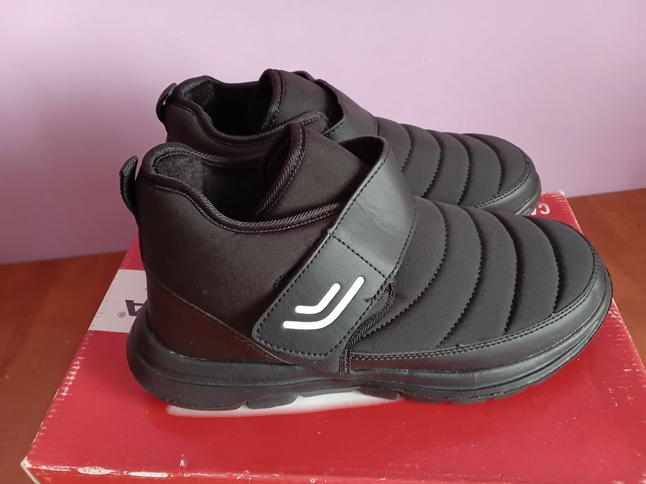 Vând Ghete de Iarnă Impermeabile Marimea  41  Unisex Noi