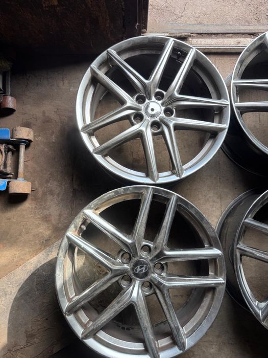 Kia Hyundai Toyota Lexus r19