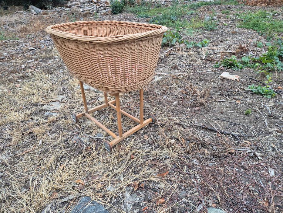 Дървена бебешка кошарка от 1935 г.