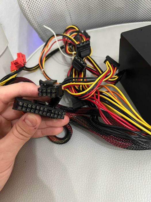 Sursa Ibox Cube II 700W