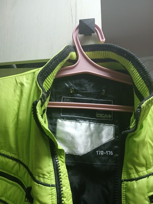 Продам куртку в отличном состоянии