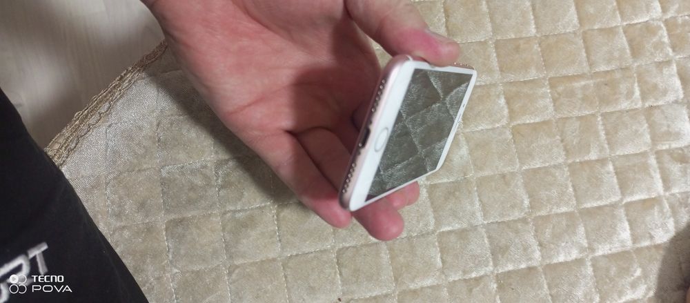 Айфон 7 32гб 10000тг