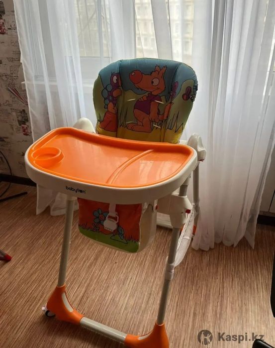 Детский стульчик для кормления