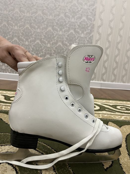 Коньки 42размер новые