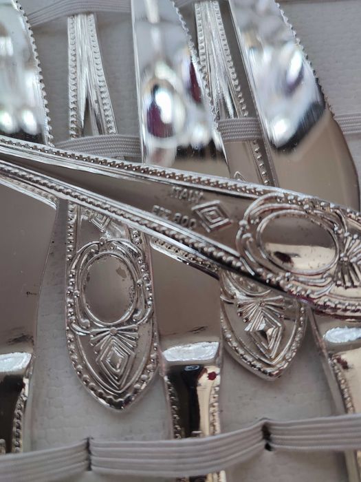 Посребрени италиански прибори за хранене.