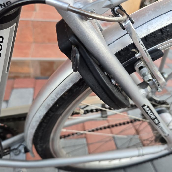 Bicicleta dame cu roti pe  28"