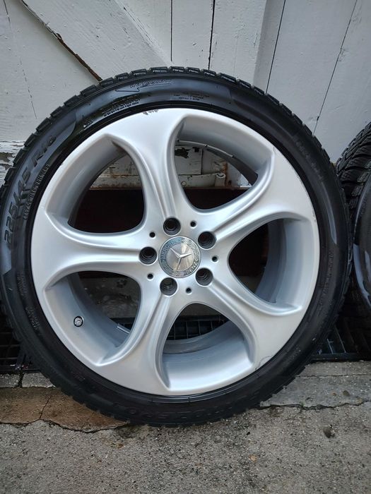 Оригинални  лети джанти 18"за Мерцедес W205
Всезезонни гуми 225/45/18