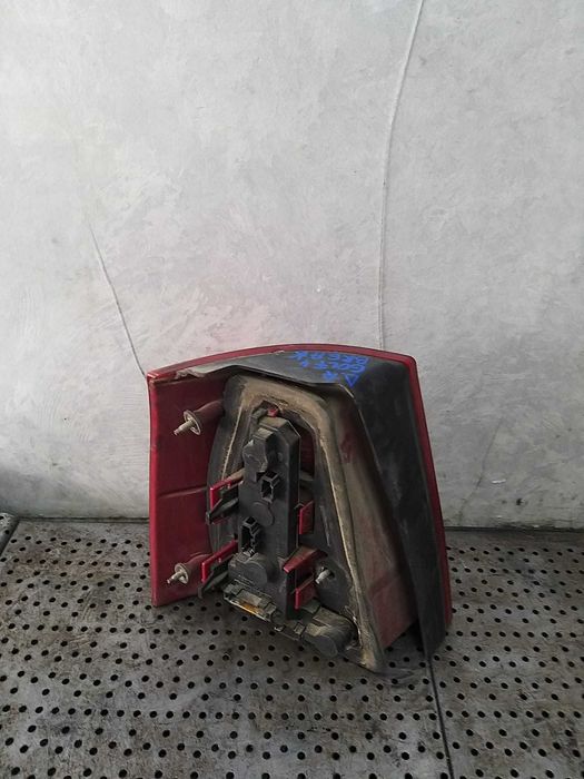 Stop tripla lampa dreapta vw golf 4 1j break 38840751