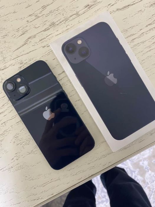 Продам айфон 13’