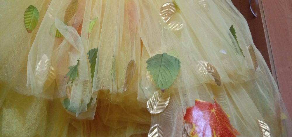 Платье для девочки на 5-7 лет