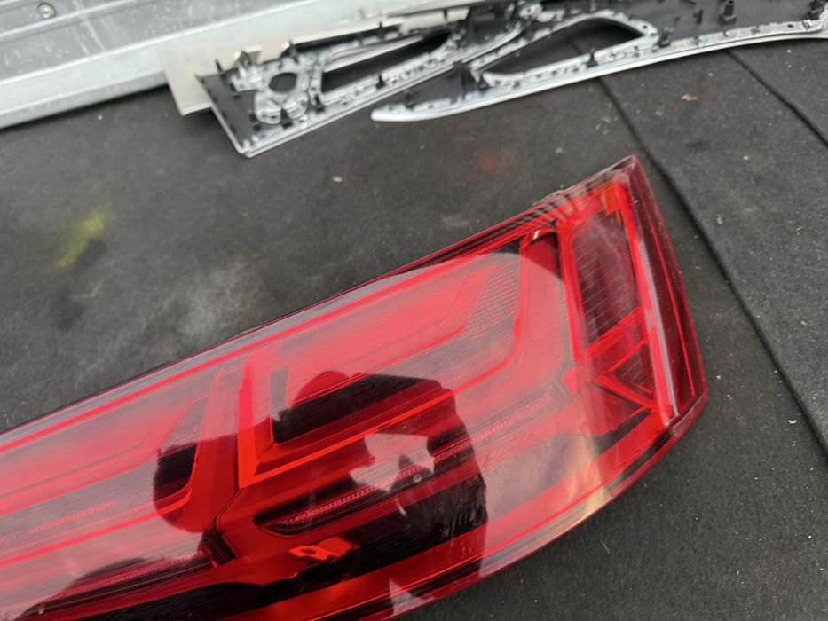 Оригинални европеиски жълти стопове стоп Audi Q7 4m Ауди 2015-19г