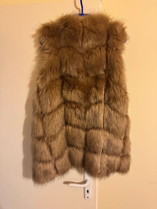 Елек с пухкав косъм