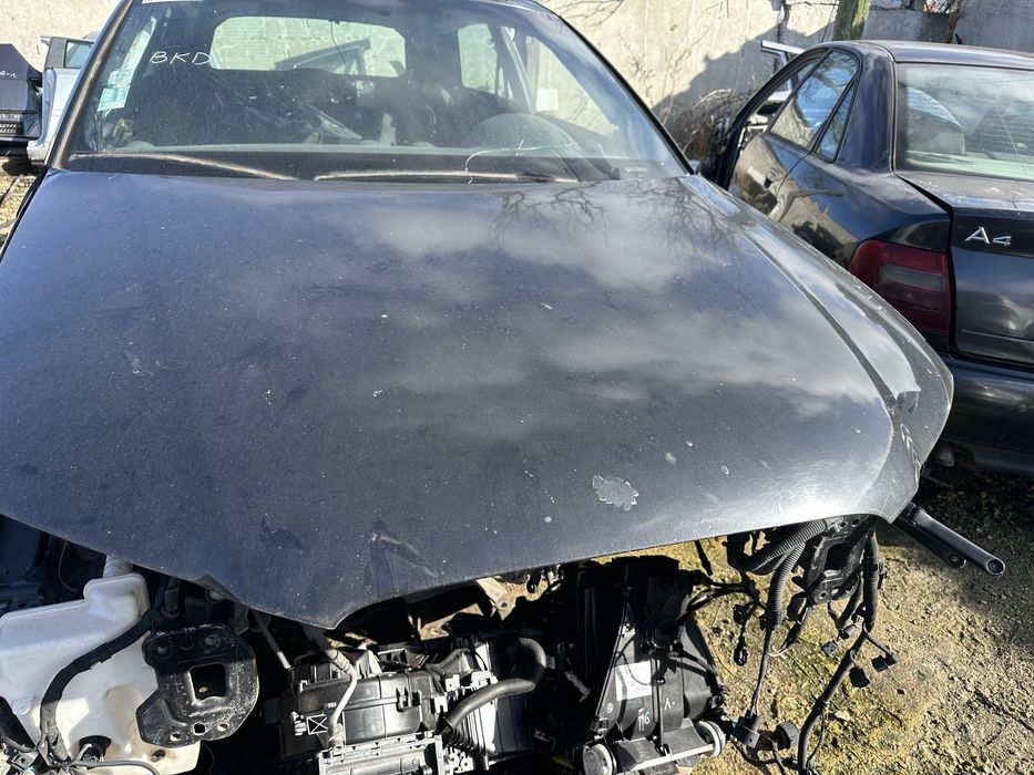 Преден капак ауди а3 2006г черен