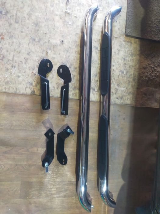 Продам подножки лексус r300