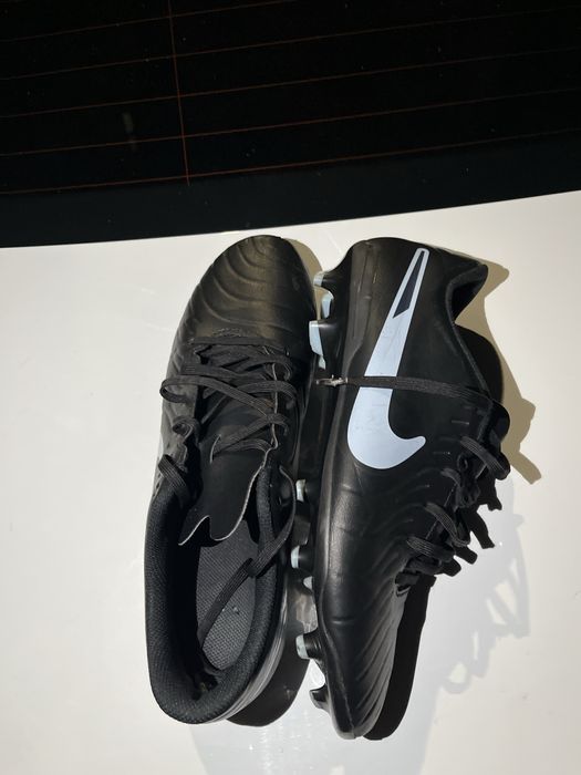 Продам бутсы тиемпо