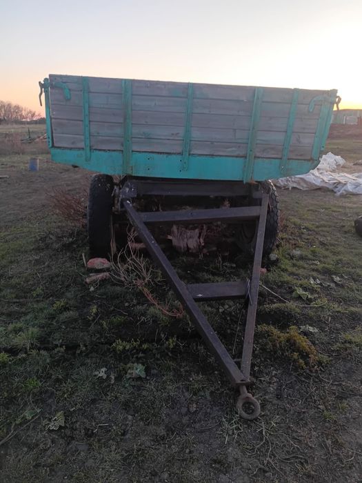 Продам прицеп бортовой
