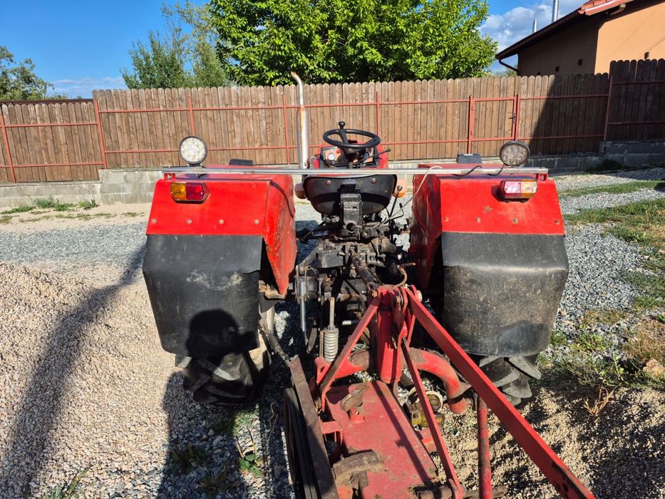 Tractor universal u 445 schimb