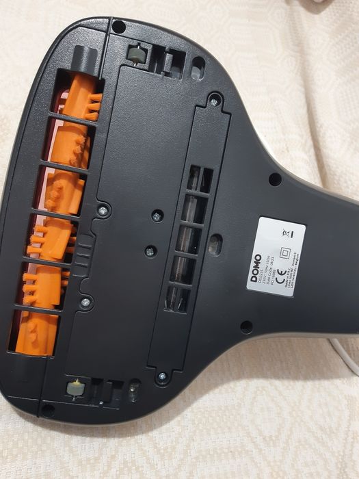 Aspirator multifuncțional cu lampa UV