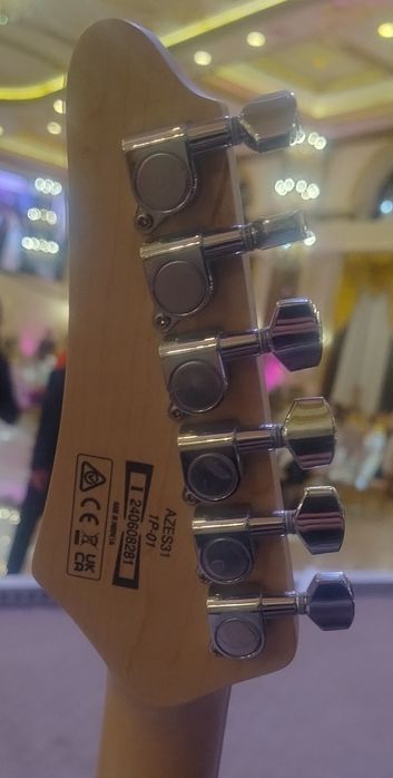 Электрогитара Ibanez Azes40