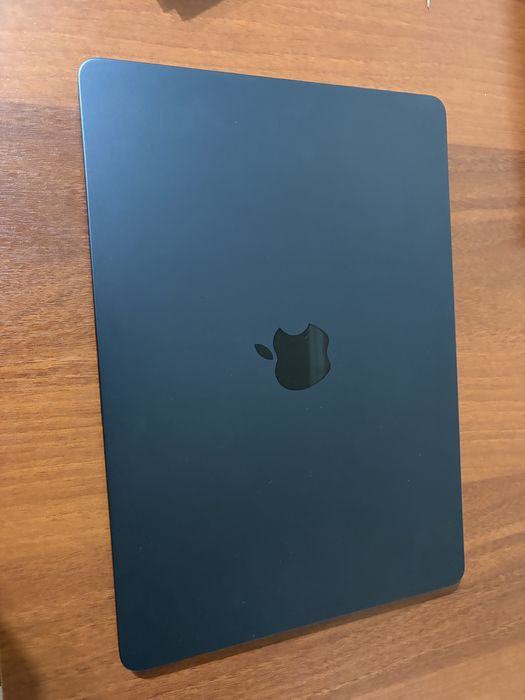 Продам MacBook Air13 M2