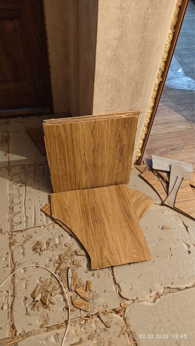 Кафель отдам бесплатно