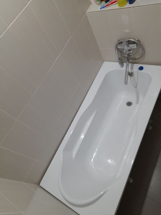 Продаю акриловую ванну