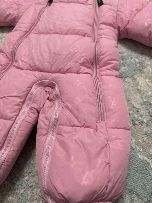 Продается зимни комбинезон детский