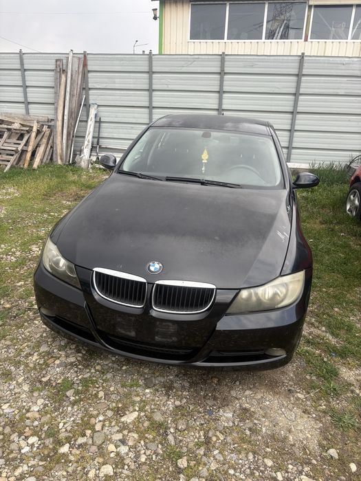 Dezmembrez bmw e90 320d automat