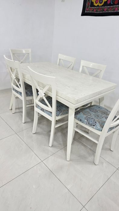 Стол со стульями