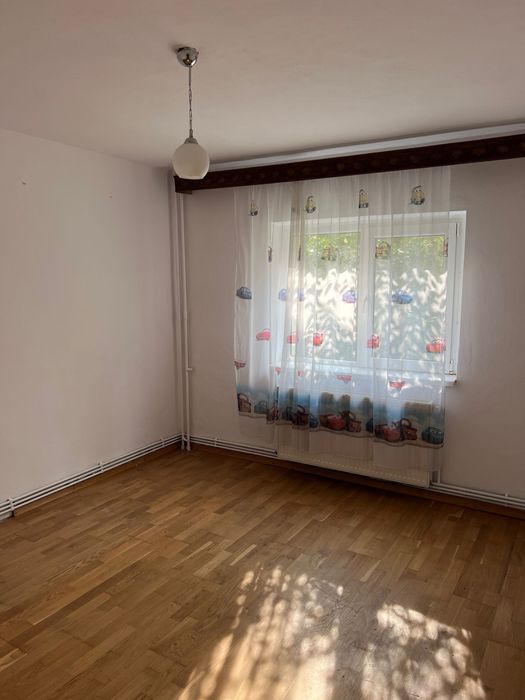 Apartament 3 camere decomandat, etaj 1, Micro 3 Targoviste – proprietar