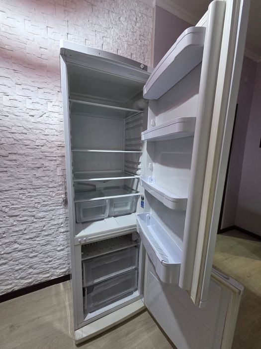 Холодильник Indesit