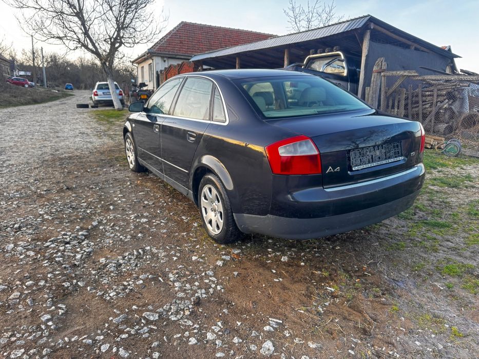 Vând Audi A4 1.9 131 cp