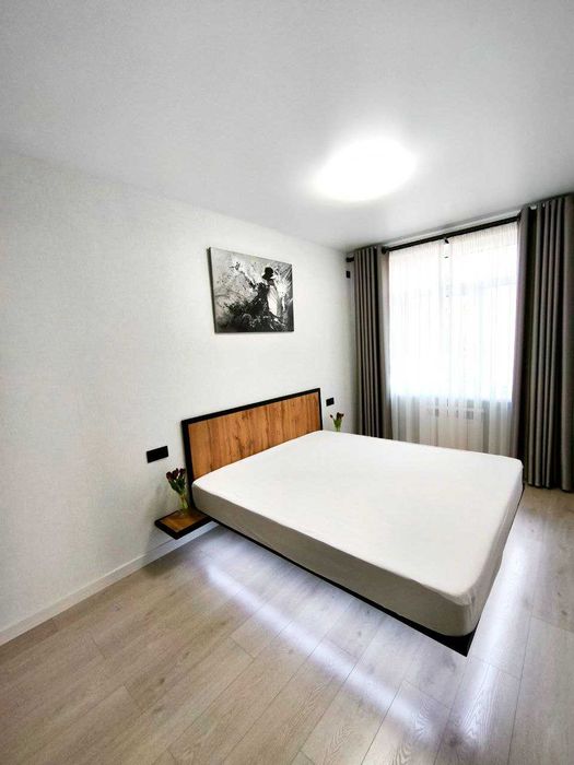 Сдаётся 2комнатная квартира в центре.