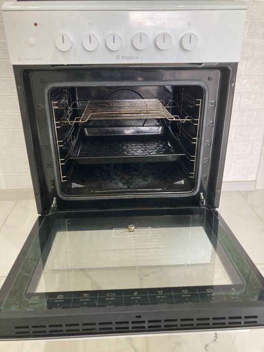 Продам газ плиту Hansa