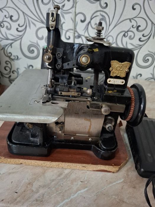 Оверлок китайский в рабочем состояние