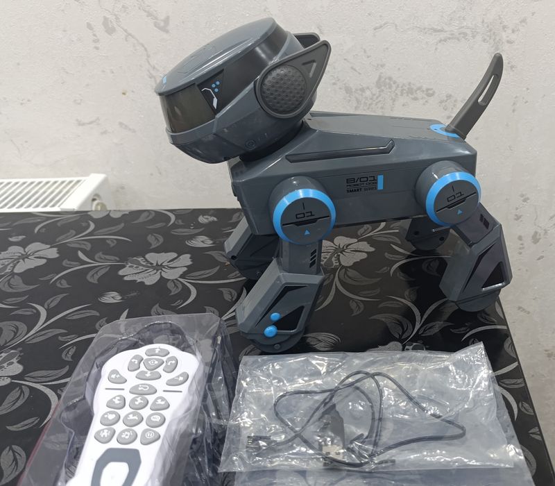 Продаю умную собаку (робот)