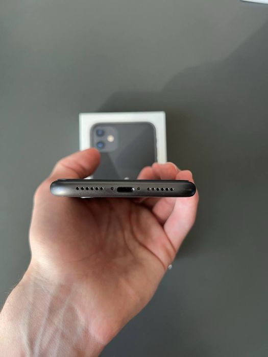 iphone 11 в четком состояний