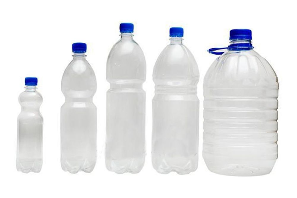 Баклашки и дистилированная вода