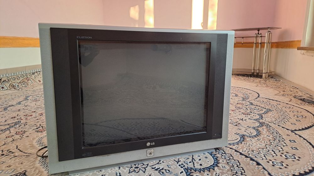 Televizor LG sotiladi. Телевизор LG сотилади
