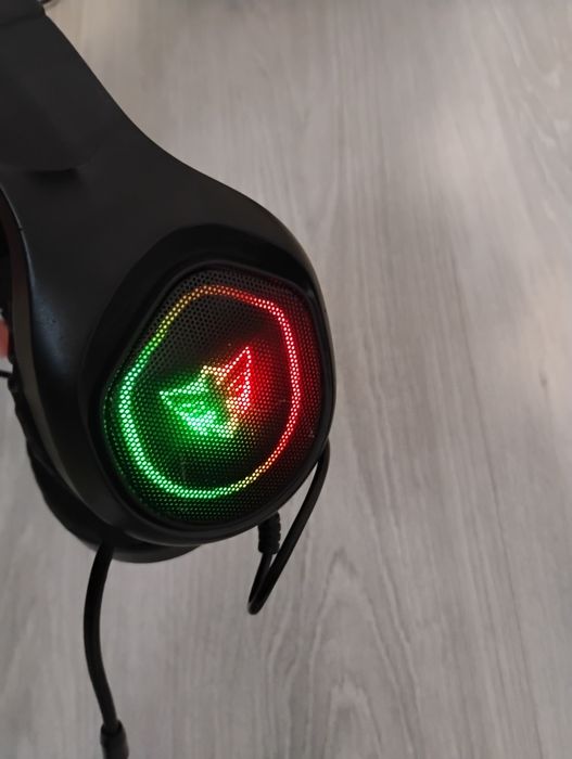 Casti gaming multimedia