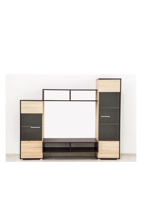 Стол со стульями, так же стенка