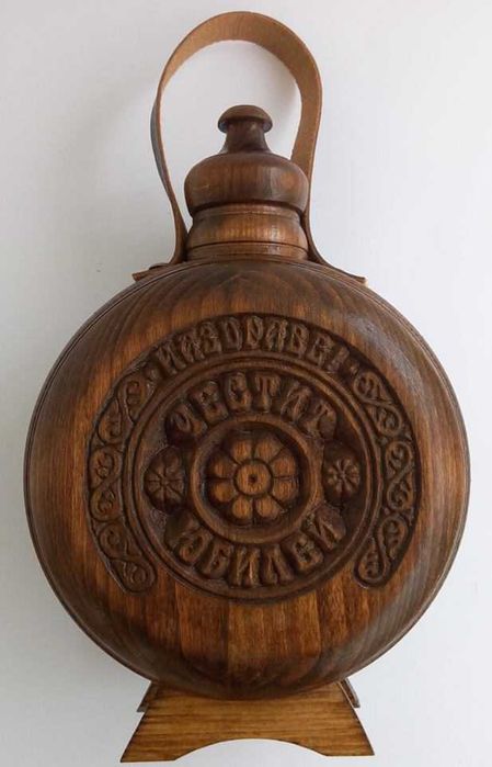 Бъклица с дърворезба