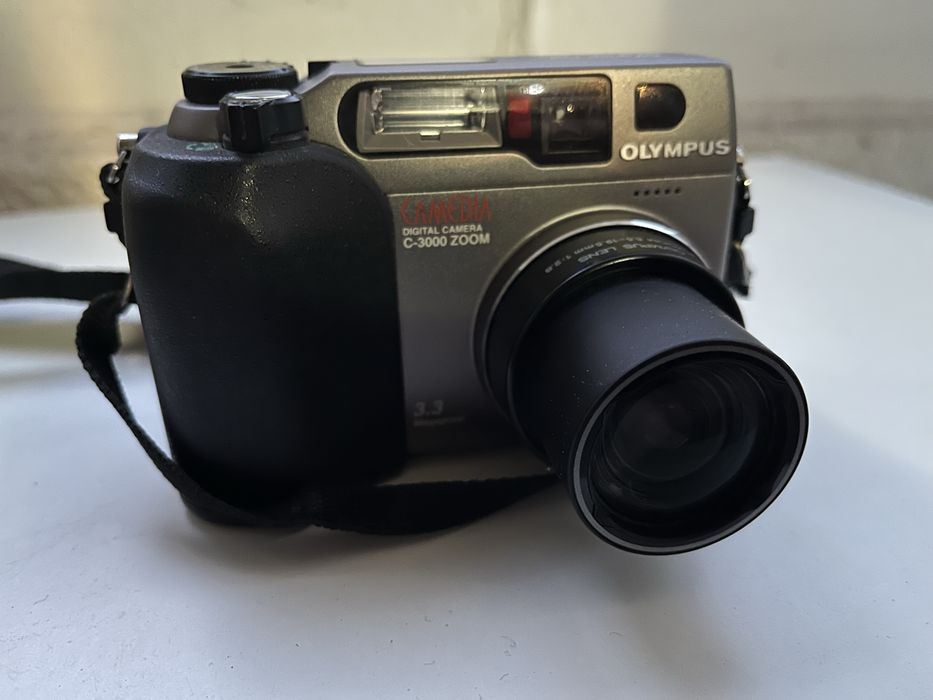 Aparat foto vintage Olympus CAMEDIA C-3000 Zoom