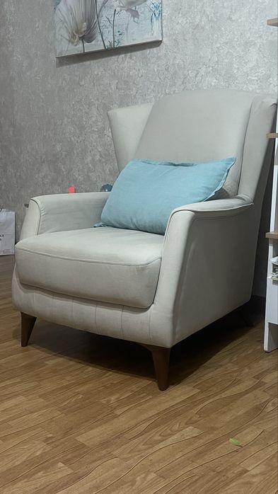 Кресло мягкое комфортное