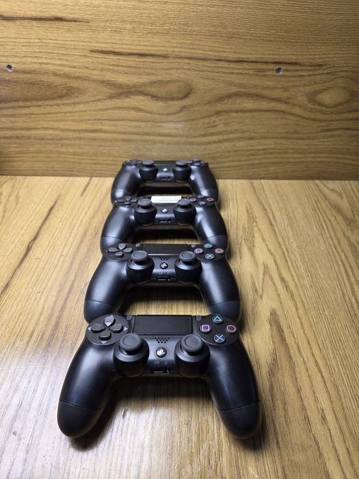 Playstation 4  1 TB 4 ta Pulti bor (Diskovodli) + 5 ta original disk