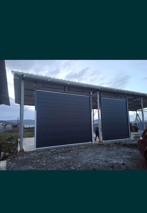 Usa secțională Industriala care rezistă! La timp, la treabă, la glume