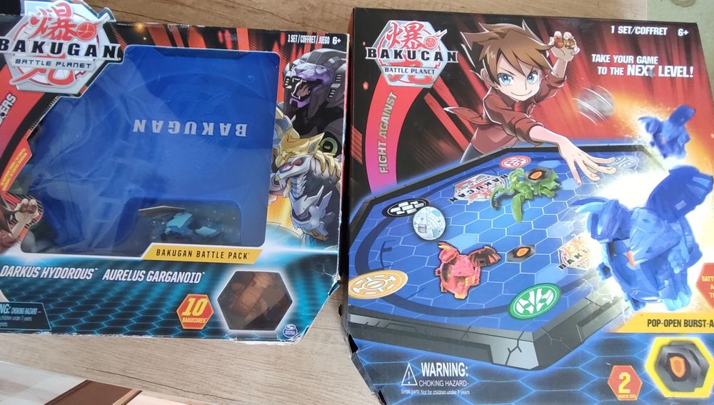Bakugan топчета, арена и куфарче