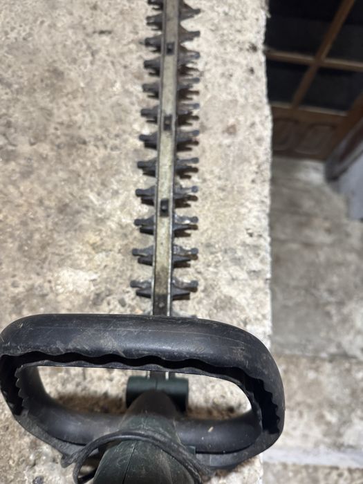 Aparat de taiat gard viu