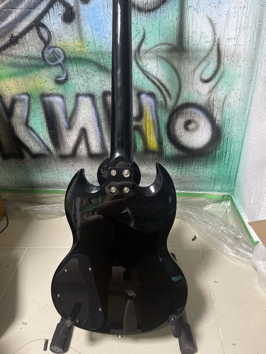 Продам электрогитару срочно