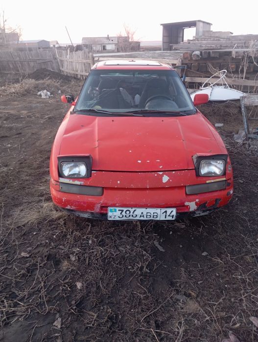 Продам Мазду 323..